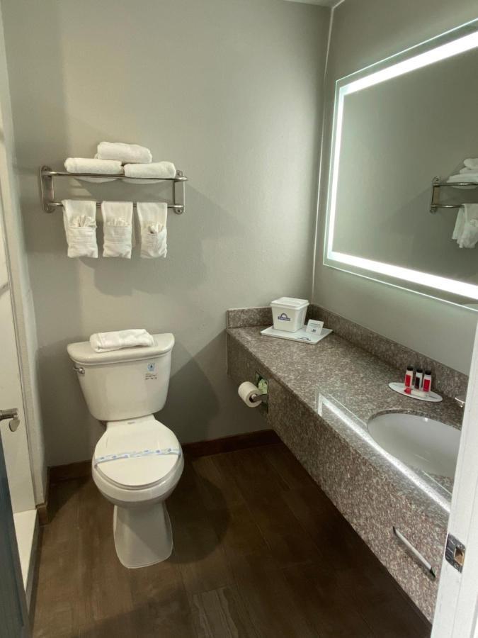 Days Inn By Wyndham Rockport Texas Екстер'єр фото